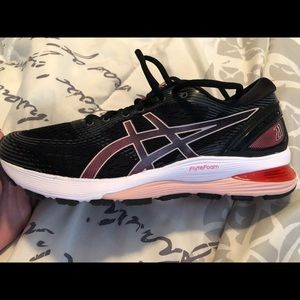NWT ASICS GEL NIMBUS WOMENS SNEAKERS